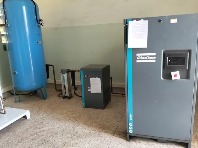 Air compressor, dryer and receiver