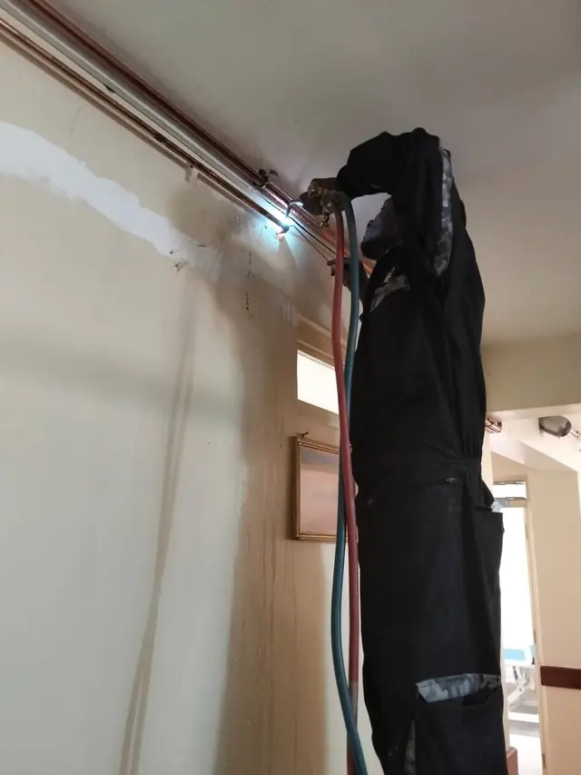 Brazing copper pipeline joints