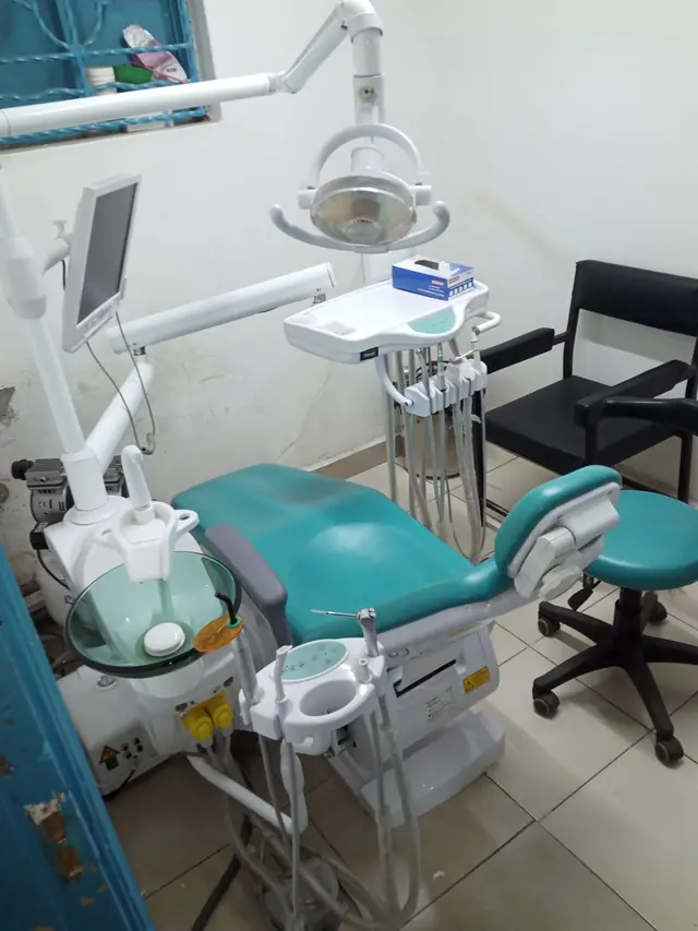 Dental chair unit