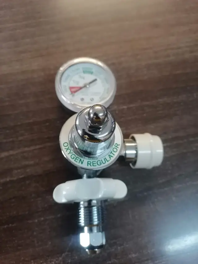 Oxygen regulator