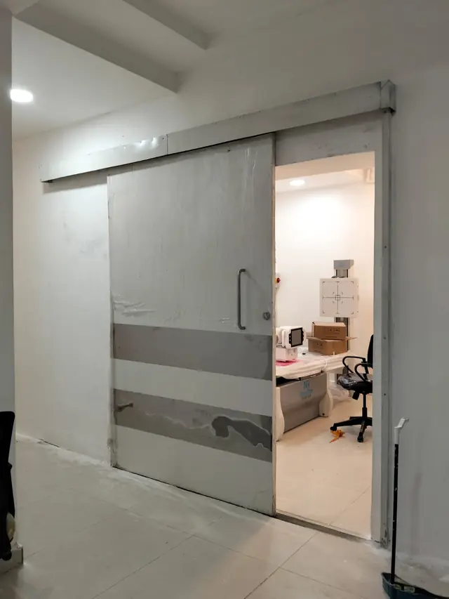 Sliding door during installation