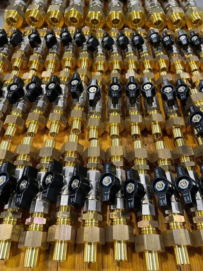 Line valves with brass unions